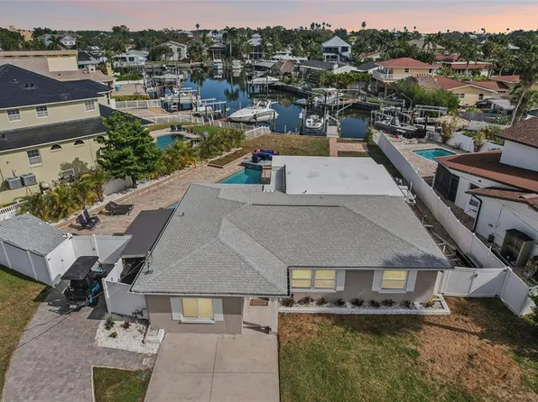 5467 Bayou Grande Blvd NE, Saint Petersburg, FL 33703