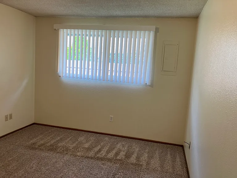 10814 NE 7th St — Photo 5