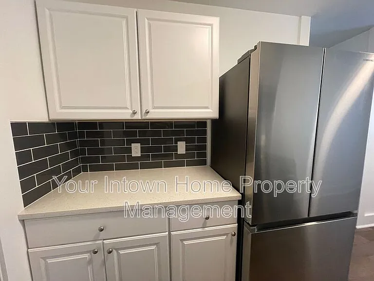 1215 Euclid Ave NE #7 — Photo 6