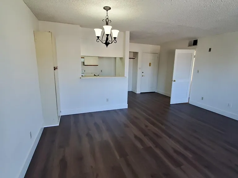 Garden View Apartments — Photo 8