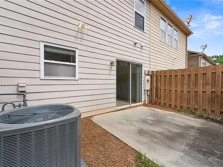 318 Knelston Oak Dr — Photo 37