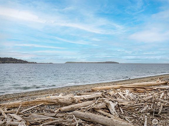 3rd image of 840 Beckett Point Road