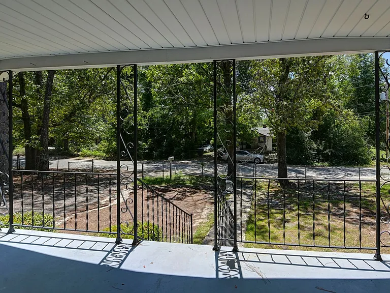 1330 Kingston Rd — Photo 25