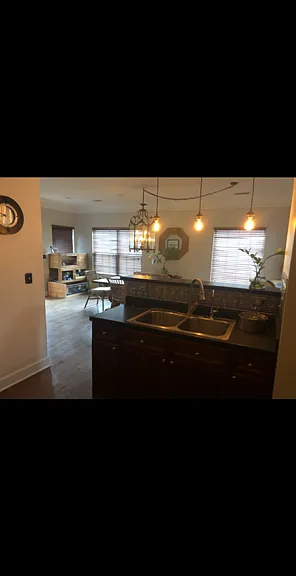 8912 Lyman Ln — Photo 6