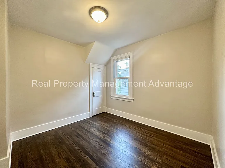 310 W Hazelhurst St — Photo 14