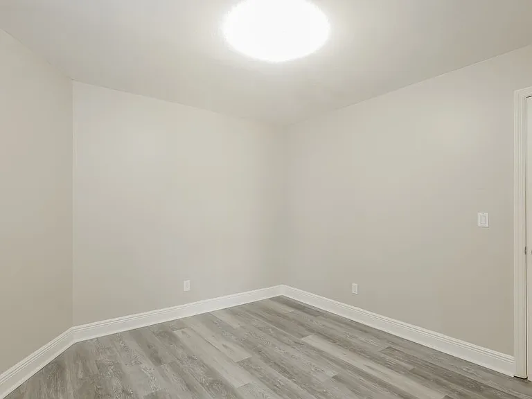 845 SW 37th Ln — Photo 13