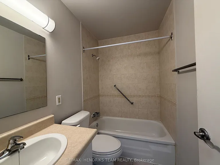 39 Leaside Dr #201 — Photo 11