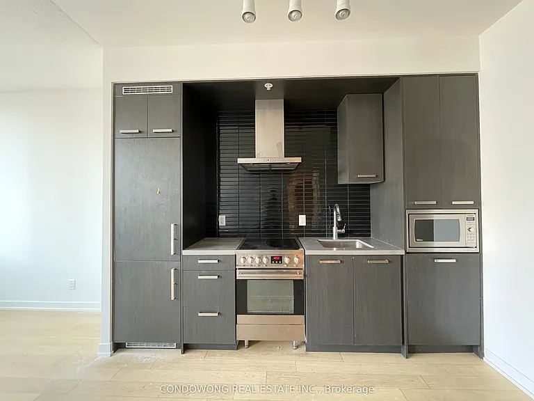 120 Bayview Ave #N706 — Photo 2
