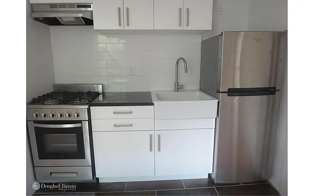 Rented by Douglas Elliman | media 35