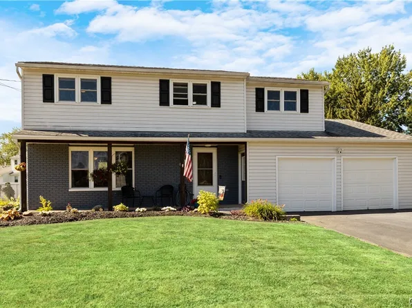 8032 Trina Cir, Clay, NY 13041
