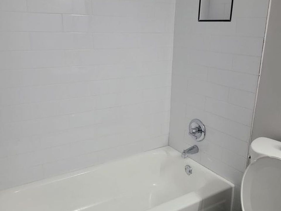 1st image of 8 King St