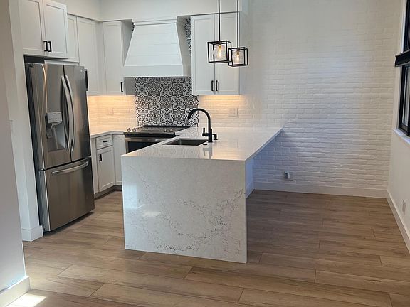 3rd image of 438 Sonora Dr