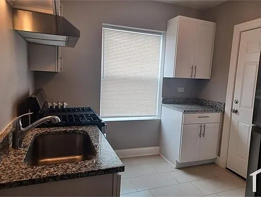 2 bed, $1,686 — Photo 4
