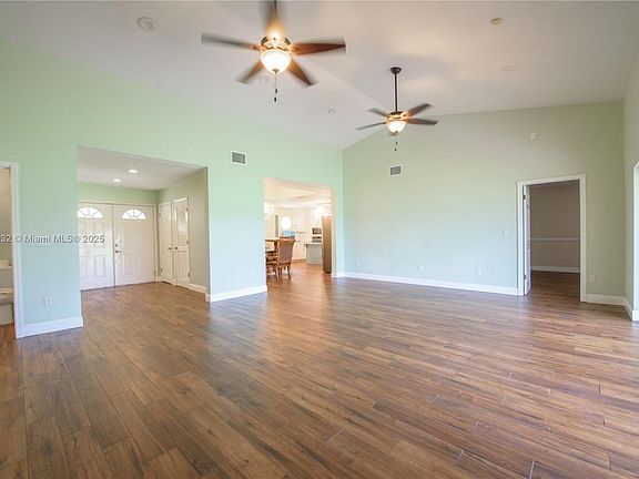 3rd image of 19275 SW 256th St #19275