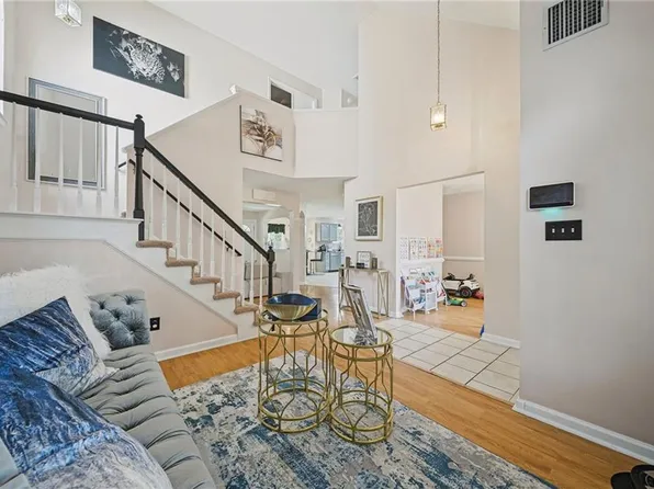 9 Centre Port Cir, Portsmouth, VA 23703
