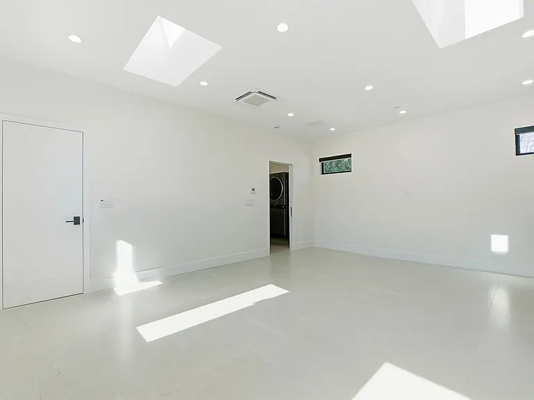 10081 S Tantau Ave #B — Photo 5