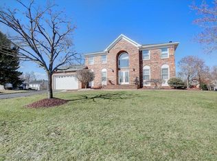 18 Dunn Dr, Marlboro, NJ 07746