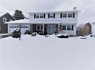 5093 Audrey Dr, North Syracuse, NY 13212