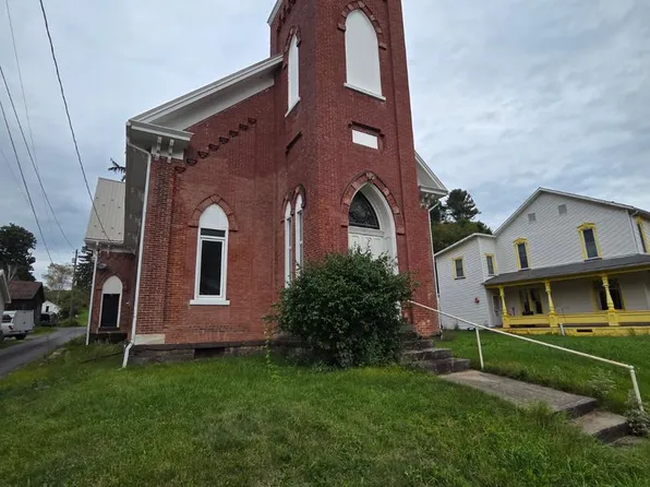 498 Main St, Coburn, PA 16832