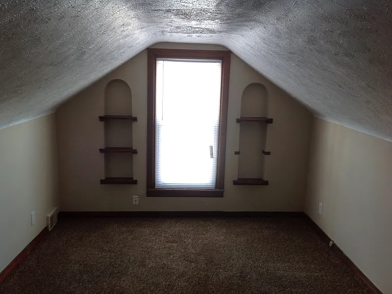 3612 Forest Ter — Photo 4