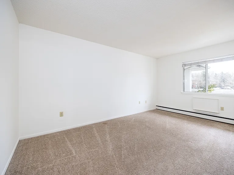 Clintwood Apartments — Photo 12