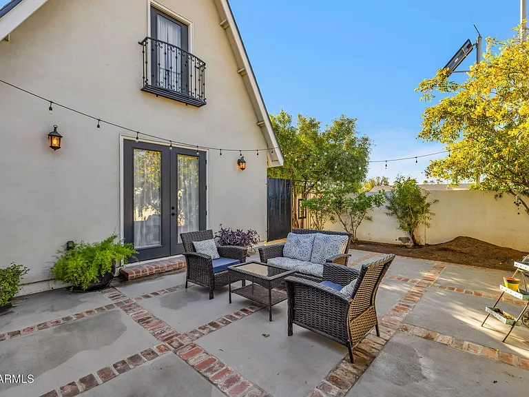 4402 E Turney Ave — Photo 36