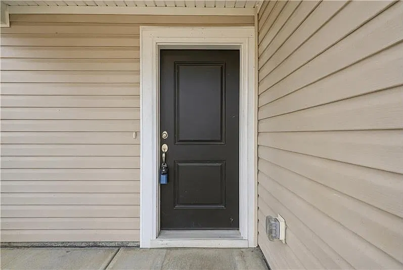 5 bed, 2.5 bath, 2358 sqft, $2,500 — Photo 4