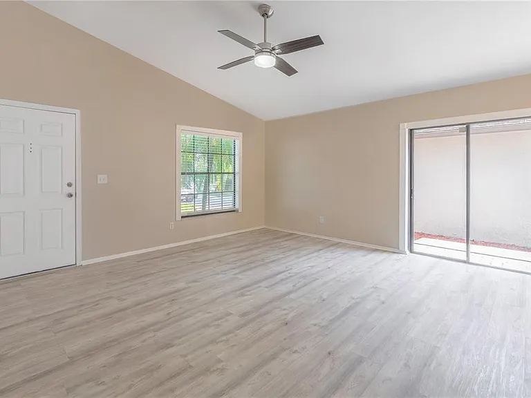 3826 Lake Shore Dr — Photo 5
