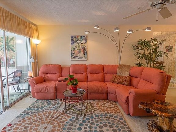 4th image of 2750 E Bay Dr APT 1F