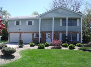 6 Scenic Dr, Newton, NJ 07860