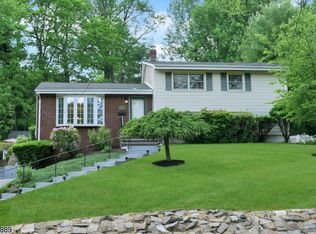 648 Long Hill Rd, Little Falls, NJ 07424