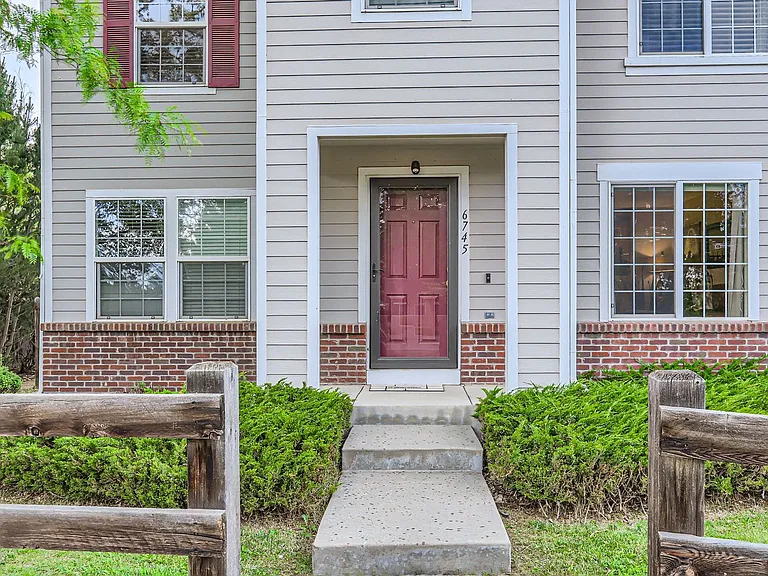 6745 Brittany Dr — Photo 3