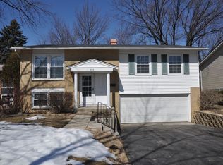 856 Glenview Ave, Mundelein, IL