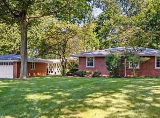 9044 Bellevue Rd, Grosse Ile, MI 48138