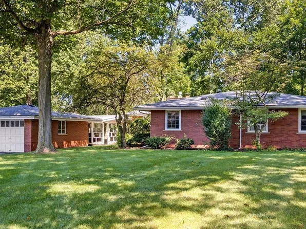 9044 Bellevue Rd, Grosse Ile, MI 48138