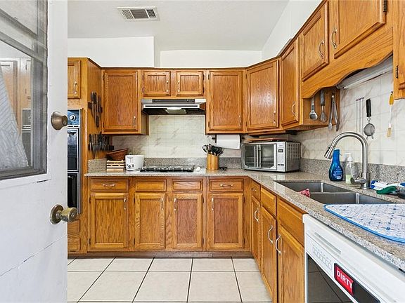 5th image of 656 Grovewood Dr