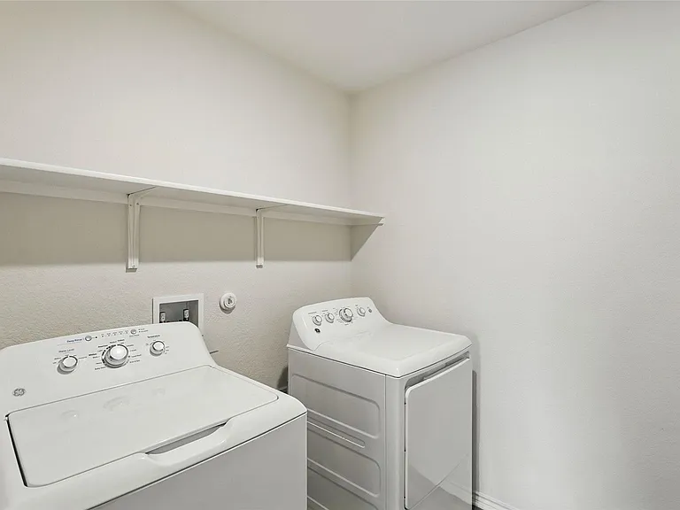 139 Madrono Dr — Photo 32