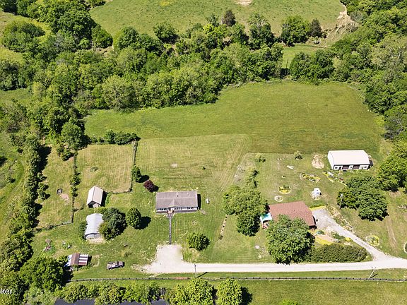 5th image of 21 Arvin Ln