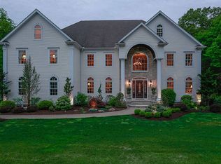 70 Old Tree Farm Ln, Trumbull, CT 06611