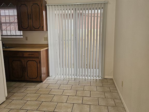 2nd image of 2409 Vine Ave #4