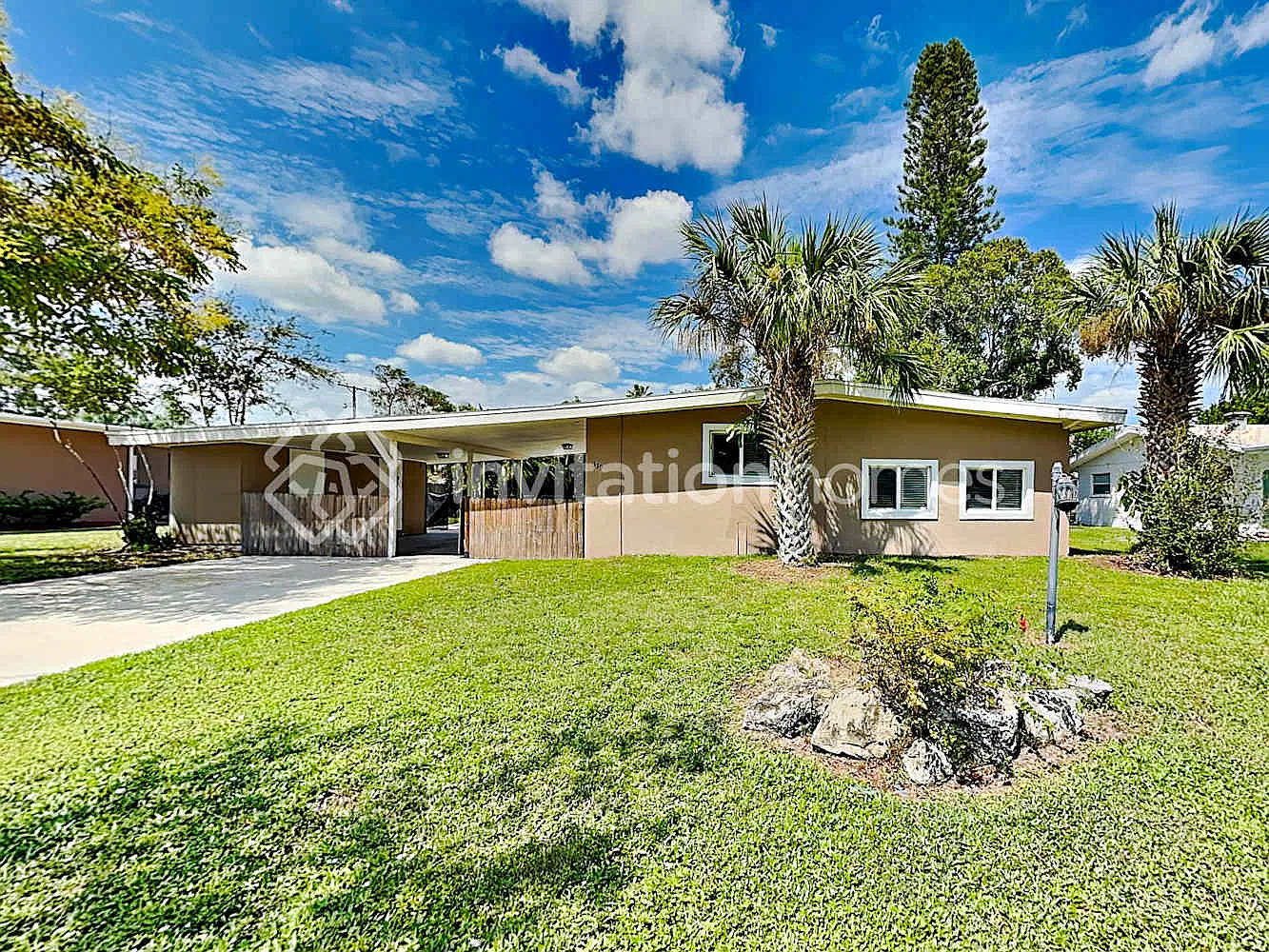 339 Pearl Ave Sarasota, FL 34243 — Photo 1