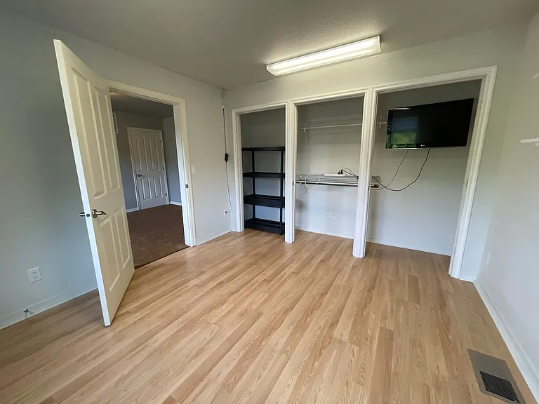 228 Winchester Creek Ave — Photo 41