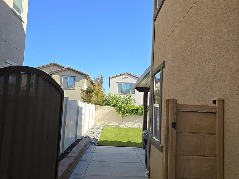 38529 Rosegate Pl — Photo 5