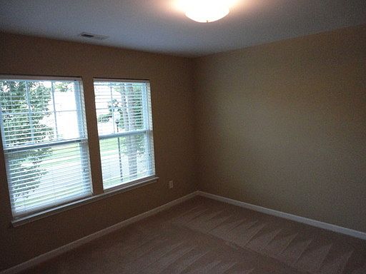 5th image of 11820 Village Pond Dr