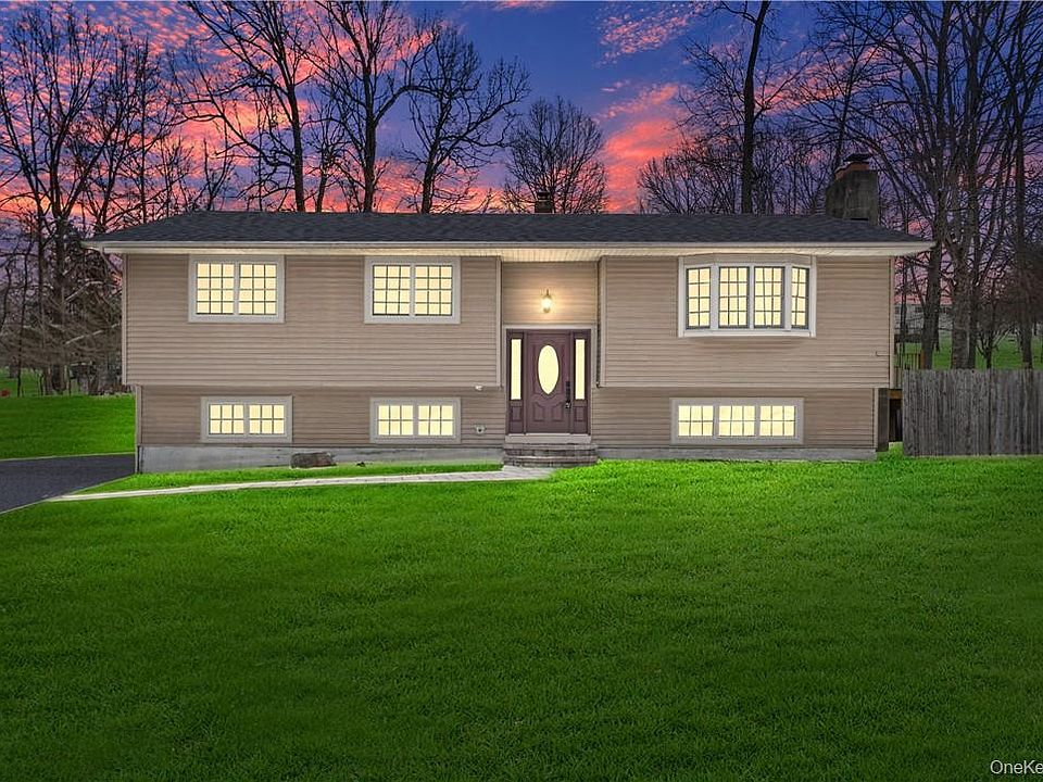 1st image of 7 Lakeview Drive