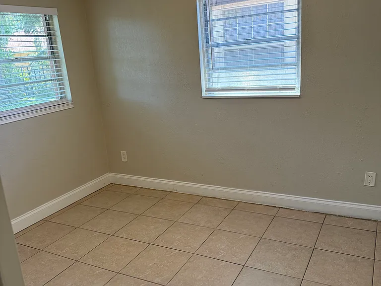 357 Parkway St — Photo 10