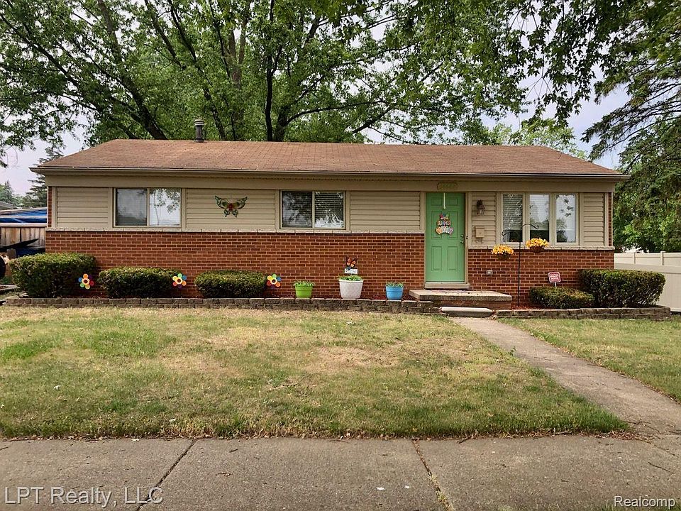 1st image of 38682 Avondale St