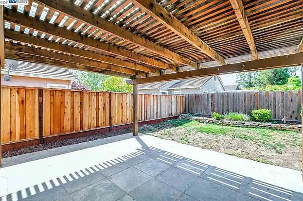 509 Saddleback Cir — Photo 34