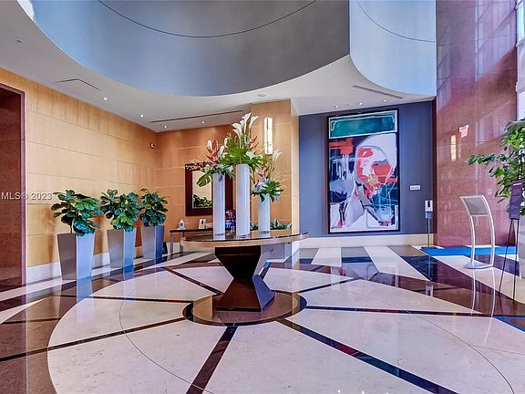 5th image of 244 Biscayne Blvd APT 506