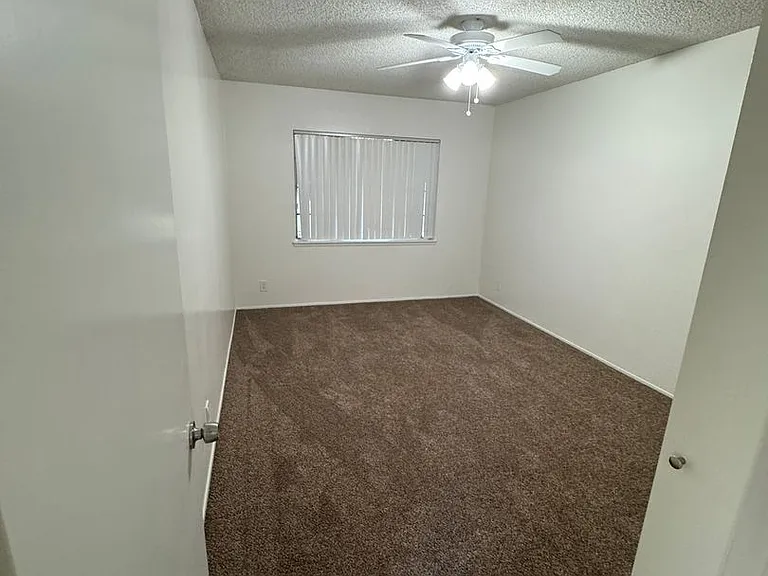 625 Kansas St — Photo 3